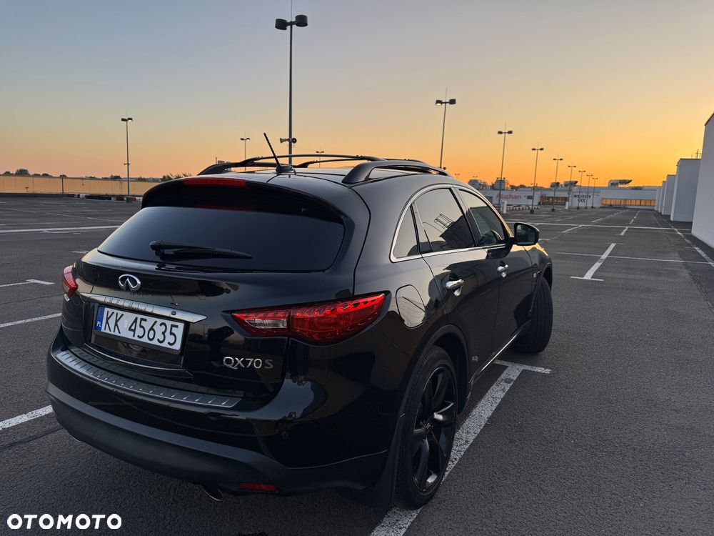 Infiniti QX70 - 8