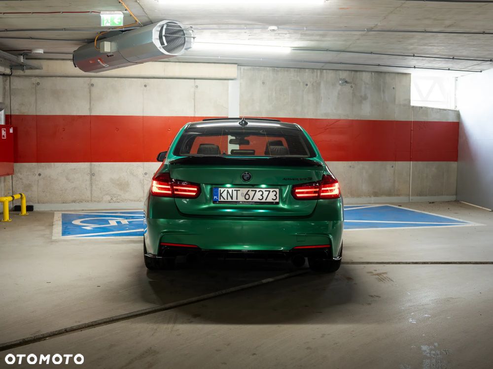 BMW Seria 3 335i Sport Line - 15
