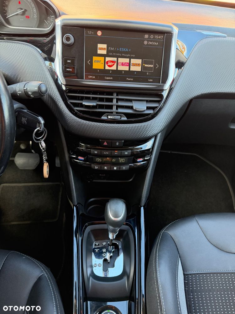 Peugeot 2008 PureTech 110 Stop&Start EAT6 Allure - 13