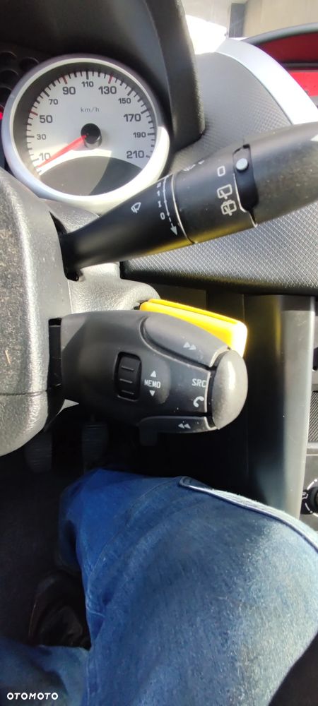 Peugeot 207 1.4 HDi Trendy - 24