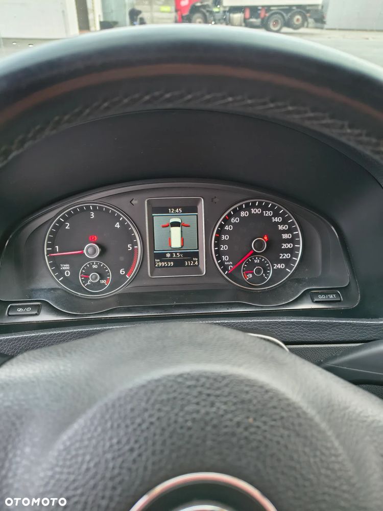 Volkswagen Multivan - 11