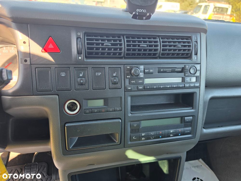 Volkswagen Multivan - 10