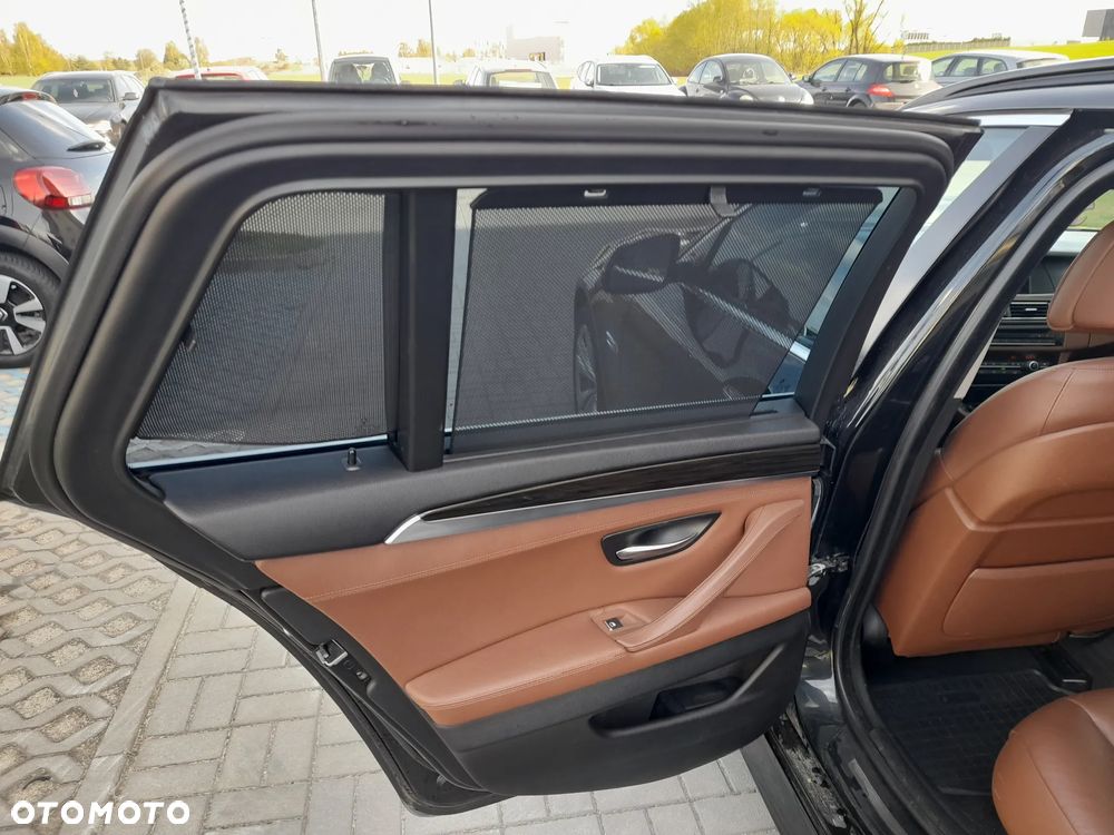 BMW Seria 5 520d Luxury Line - 11