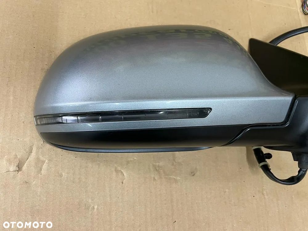AUDI A8 D3 II LIFT LUSTERKO PRAWE 14+3 PIN LY7G UK - 2
