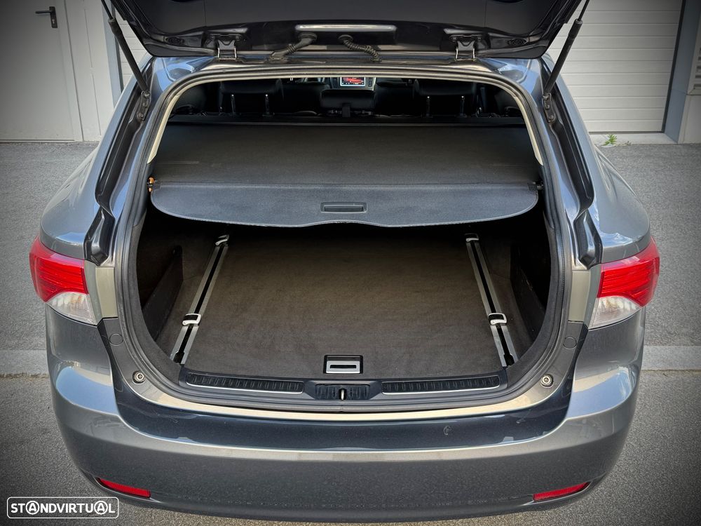 Toyota Avensis SW 2.0 D-4D Luxury - 31