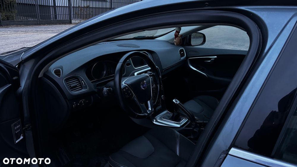 Volvo V40 D4 Drive-E Momentum - 10