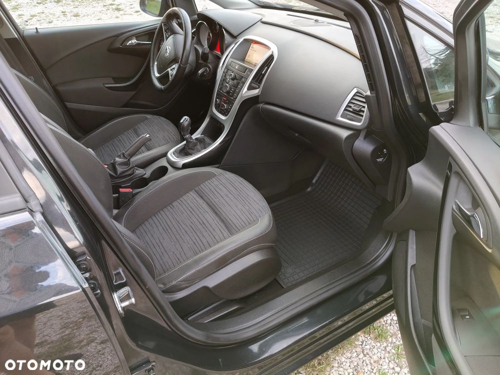 Opel Astra IV 1.4 T Cosmo - 4