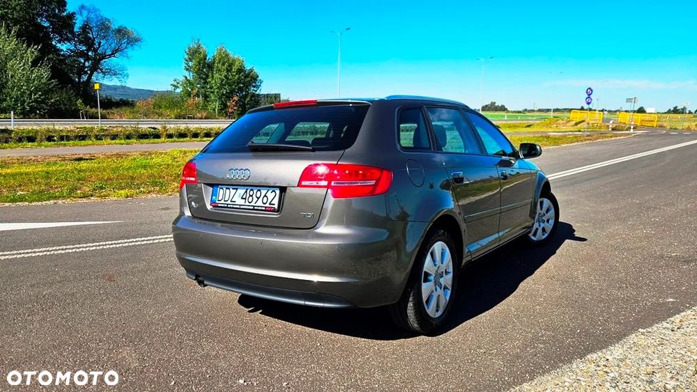 Audi A3 Sportback 1.6 TDI Attraction - 4