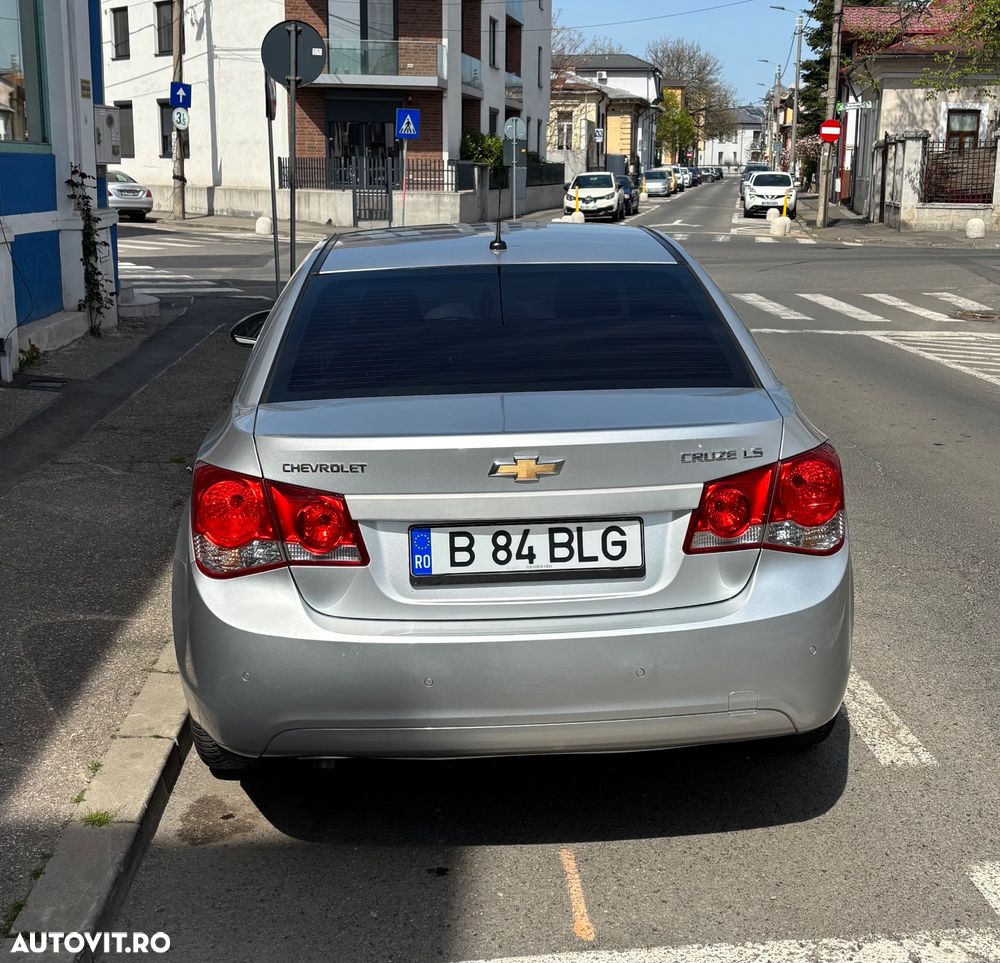 Chevrolet Cruze 1.6 DOHC LS+ - 3