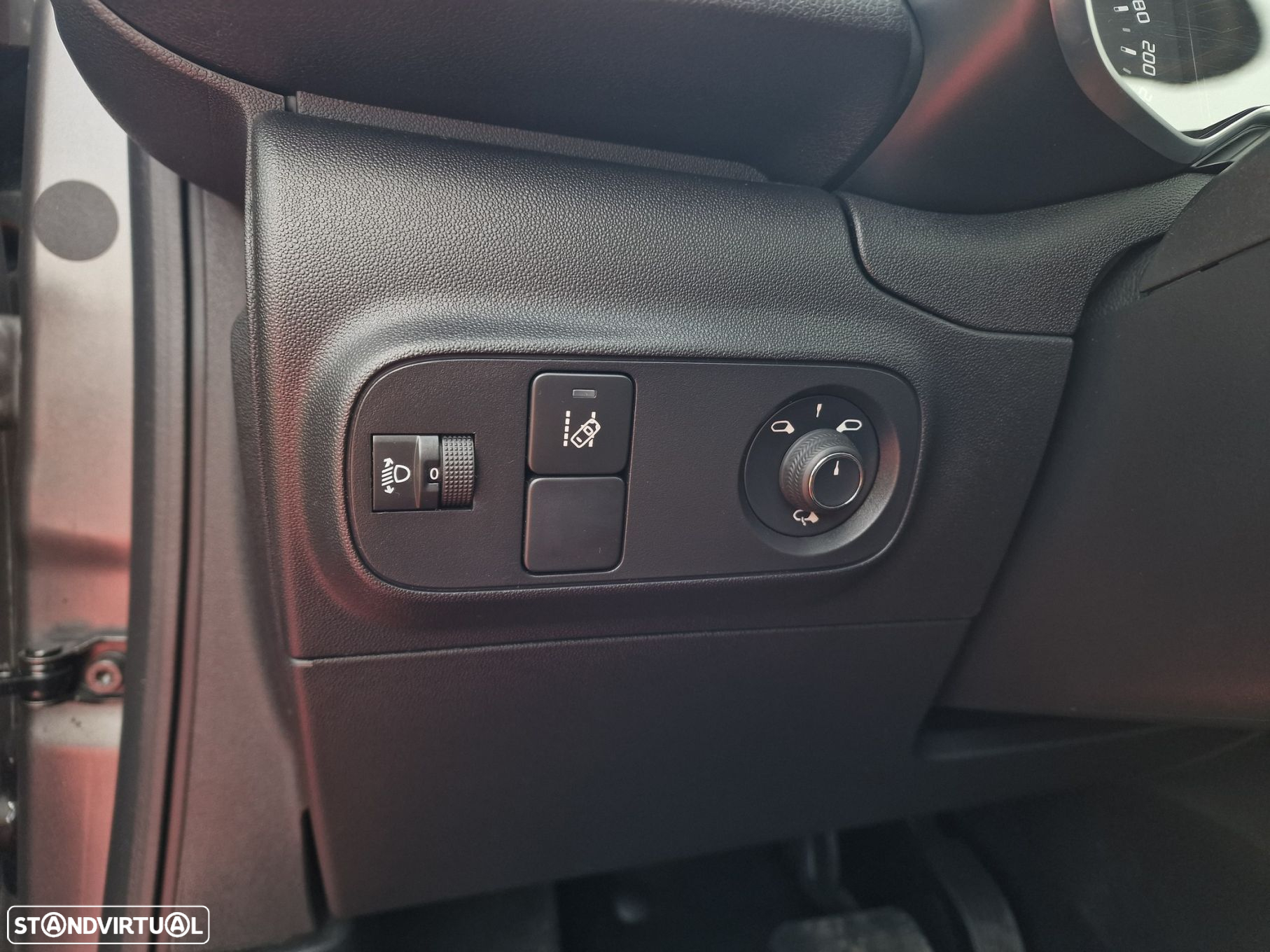 Citroën C3 1.2 PureTech Shine EAT6 - 17