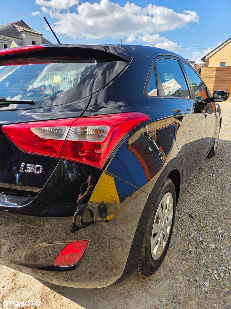 Hyundai i30 blue 1.4 Passion - 10