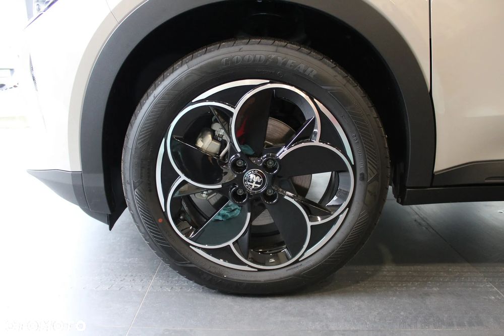 Alfa Romeo Junior 54kWh - 21