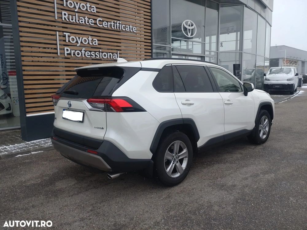 Toyota RAV4 - 6