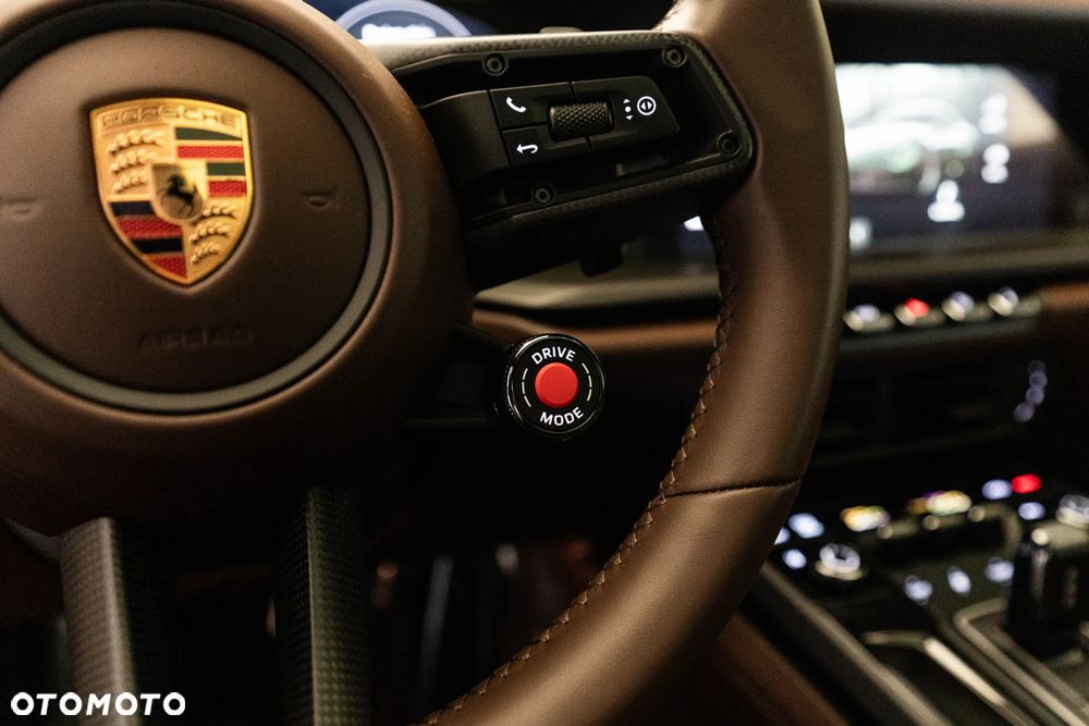 Porsche 911 Carrera T-Hybrid 4 GTS - 20