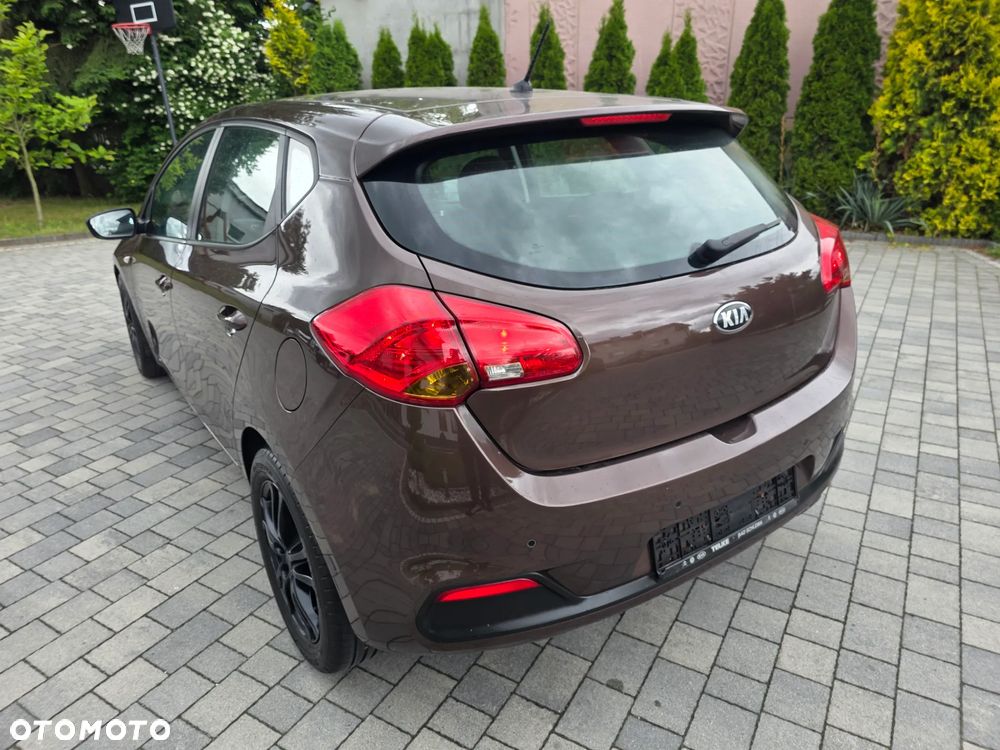 Kia Ceed 1.6 GDI Dream-Team Edition - 34