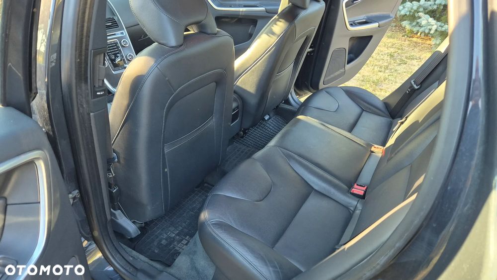 Volvo XC 60 ver-d3-summum - 16