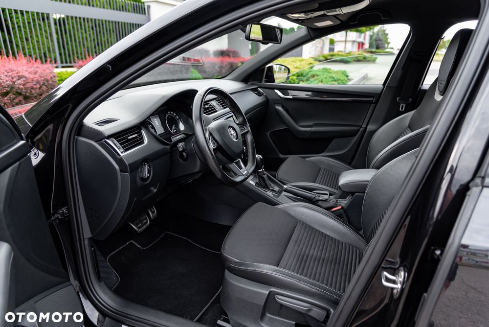 Skoda Octavia 2.0 TDI DSG RS - 17