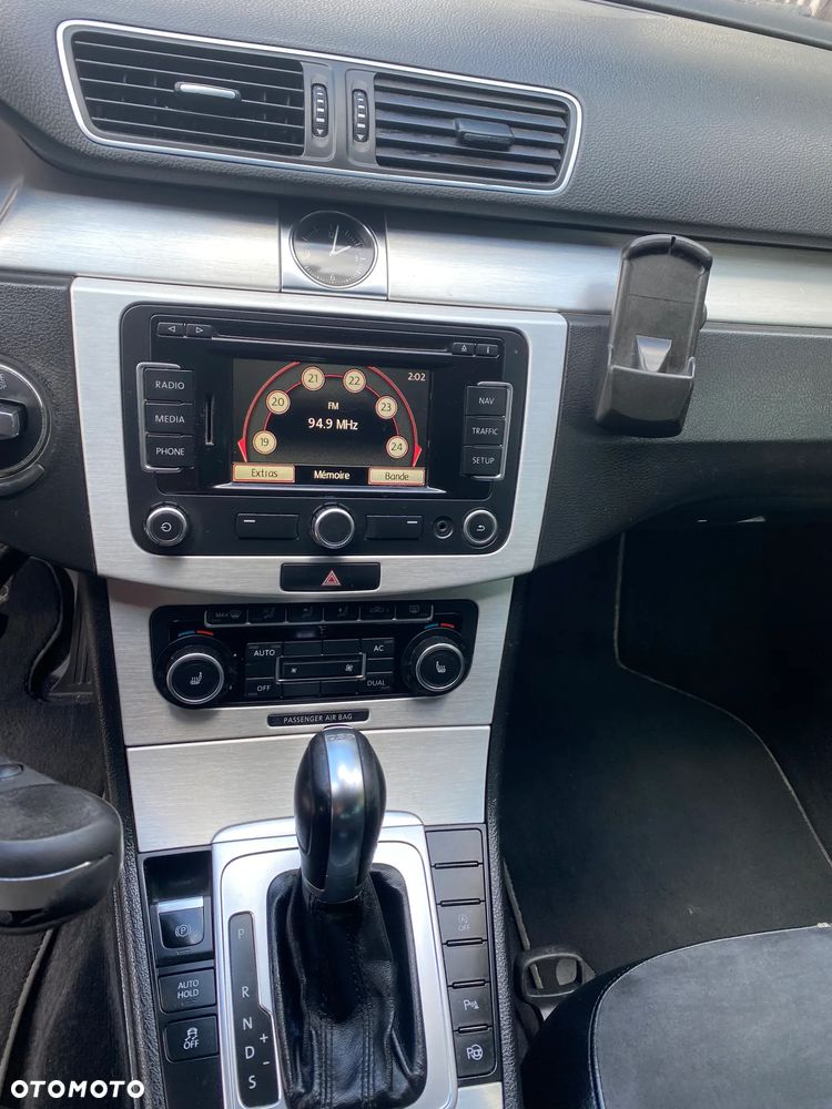 Volkswagen Passat 2.0 TDI DSG Highline - 13