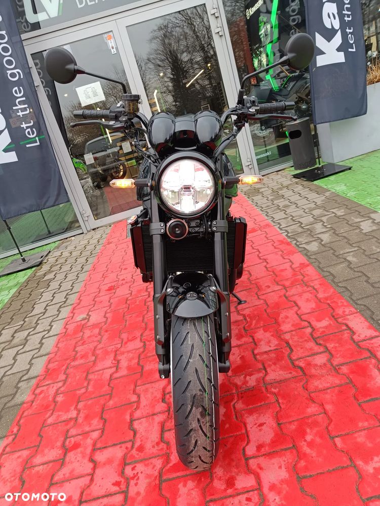 Kawasaki Z 900 RS - 7