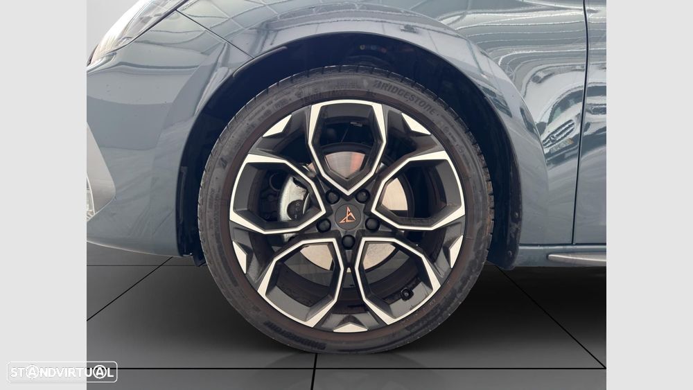 Cupra Leon 1.5 eTSI MID DSG - 6