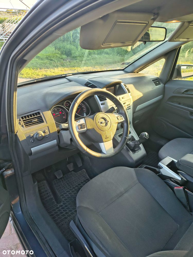 Opel Zafira - 4
