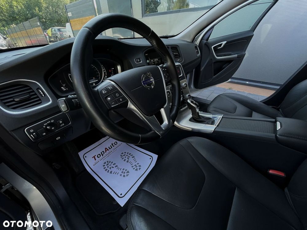 Volvo V60 D4 Geartronic Momentum - 19