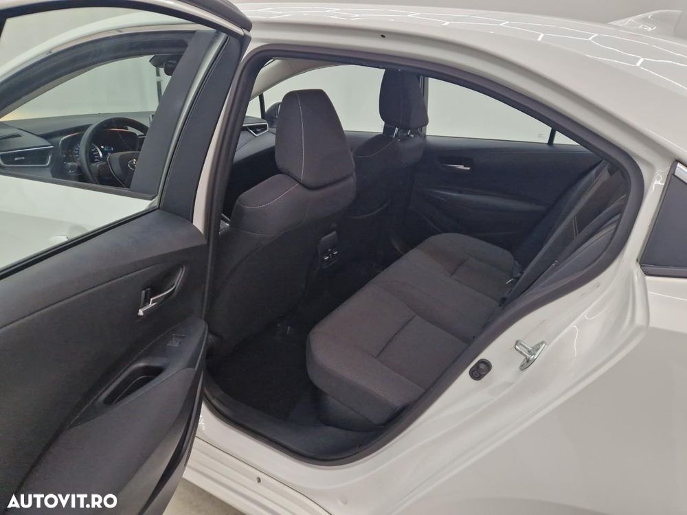 Toyota Corolla 1.8 HSD Business - 8