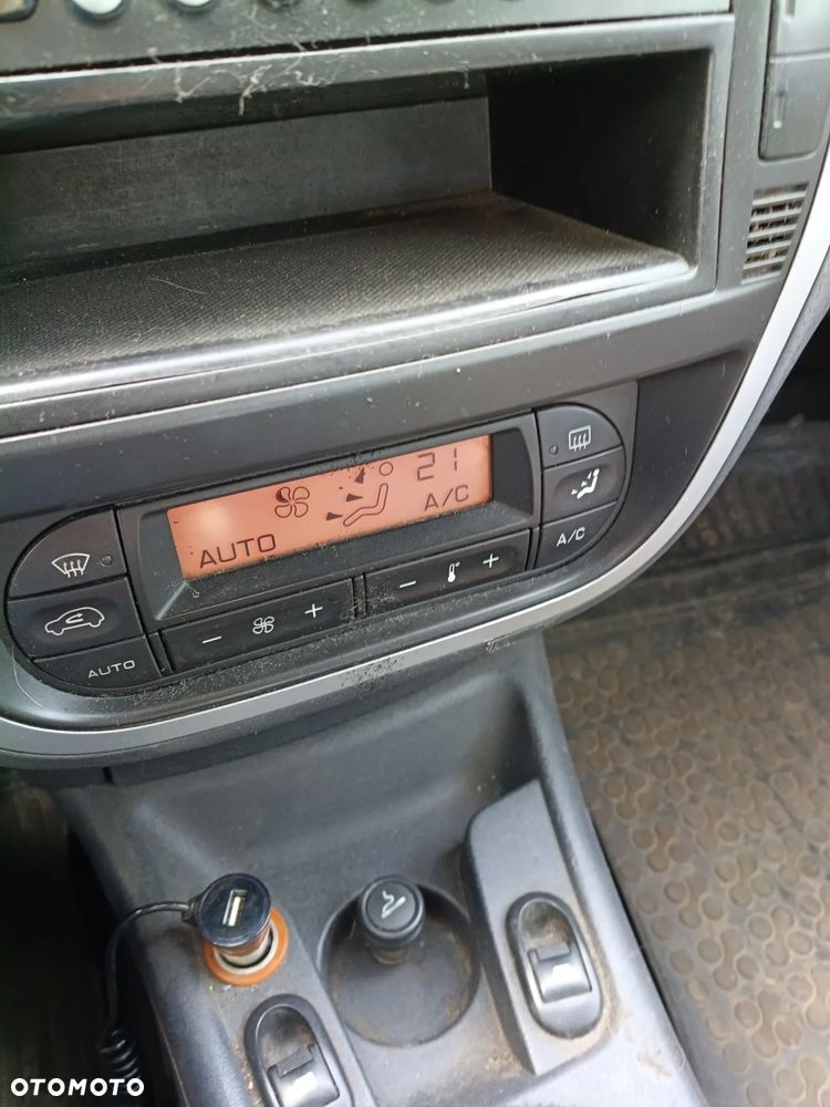 Citroën C3 1.4 HDi Exclusive - 10