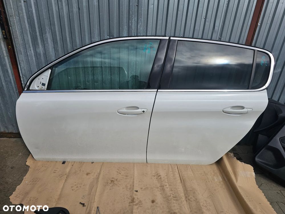 DRZWI LEWE PRZÓD TYŁ 308 T9 BIAŁA PERŁA KWED - 1