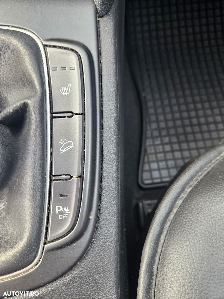 Hyundai KONA - 10