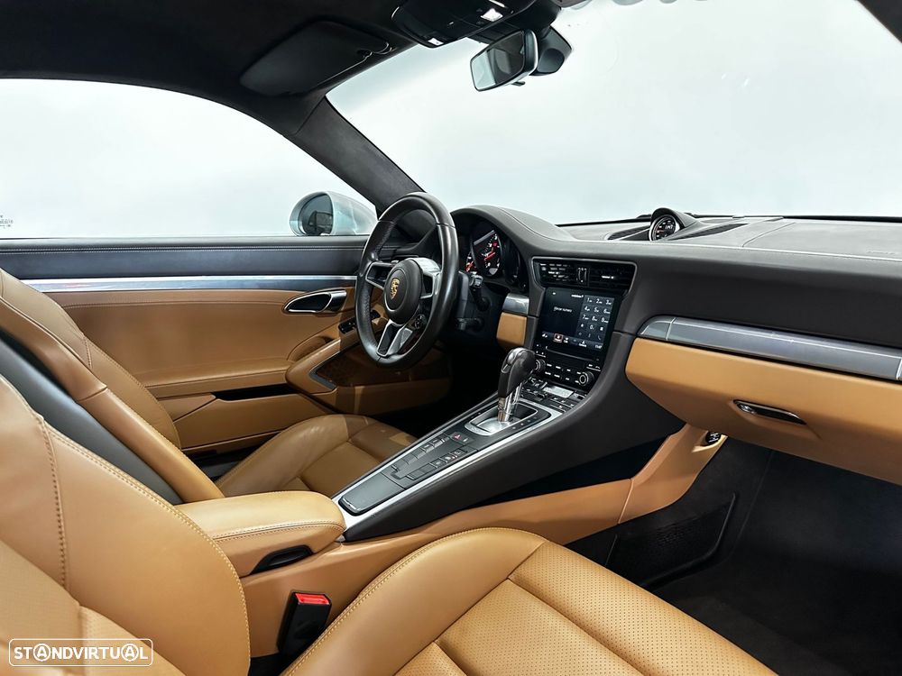 Porsche 911 Série F - 23