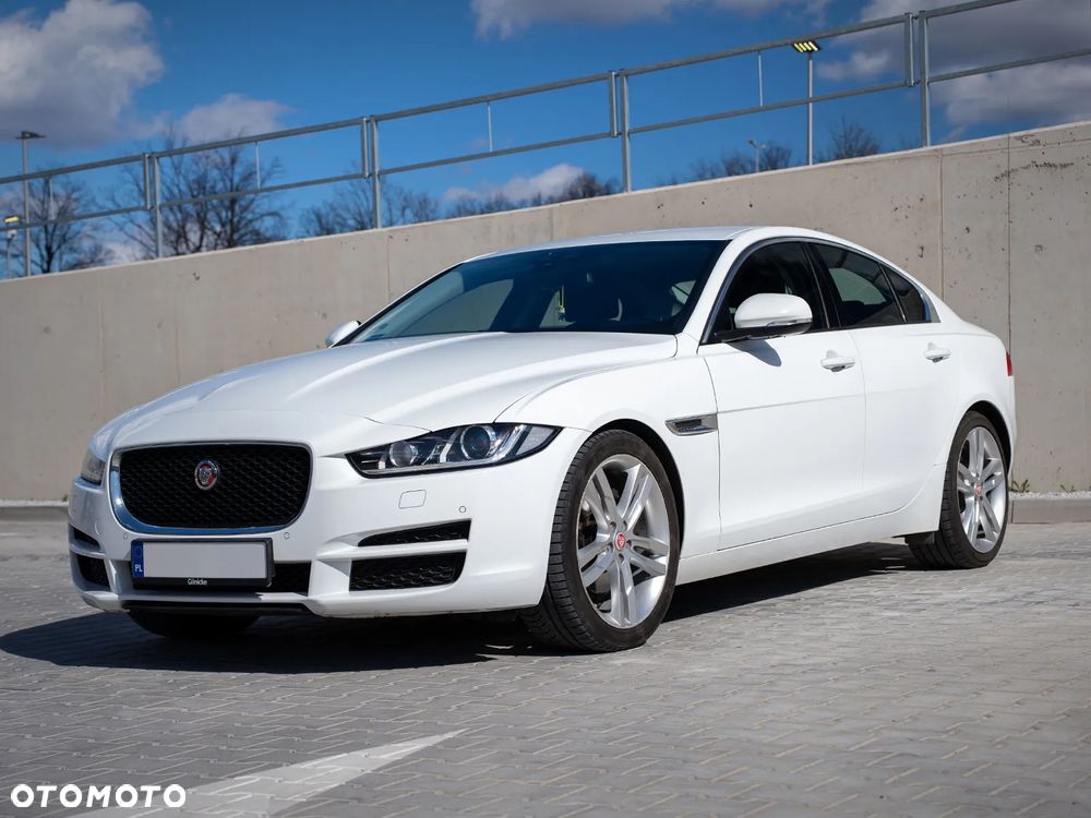 Jaguar XE 20d Pure - 3