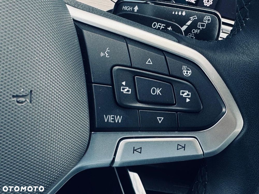Volkswagen Golf 2.0 TSI Style DSG - 26