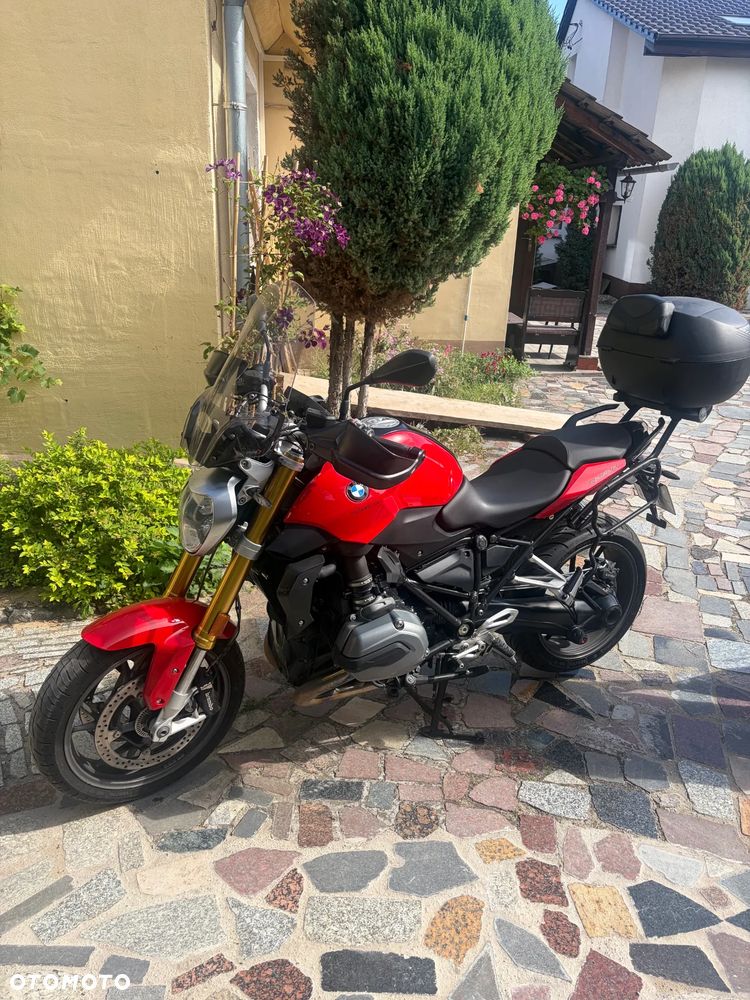BMW R - 1