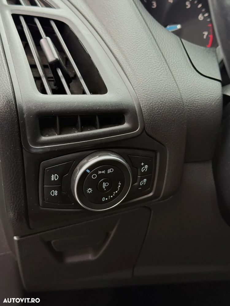 Ford Focus 1.0 EcoBoost Active Business - 23