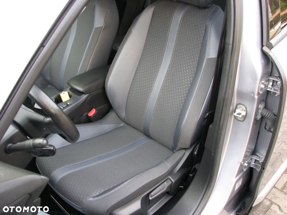 Peugeot 2008 1.5 BlueHDi Allure S&S - 22