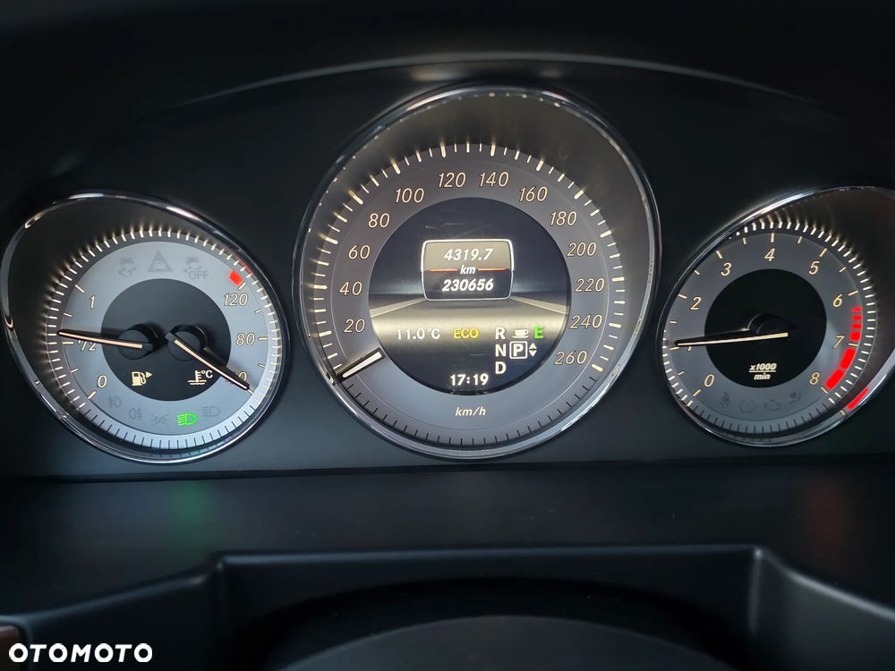 Mercedes-Benz GLK 350 4-Matic - 8