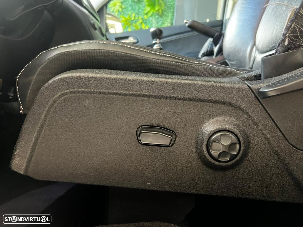 Fiat Freemont 2.0 M-Jet Urban - 38
