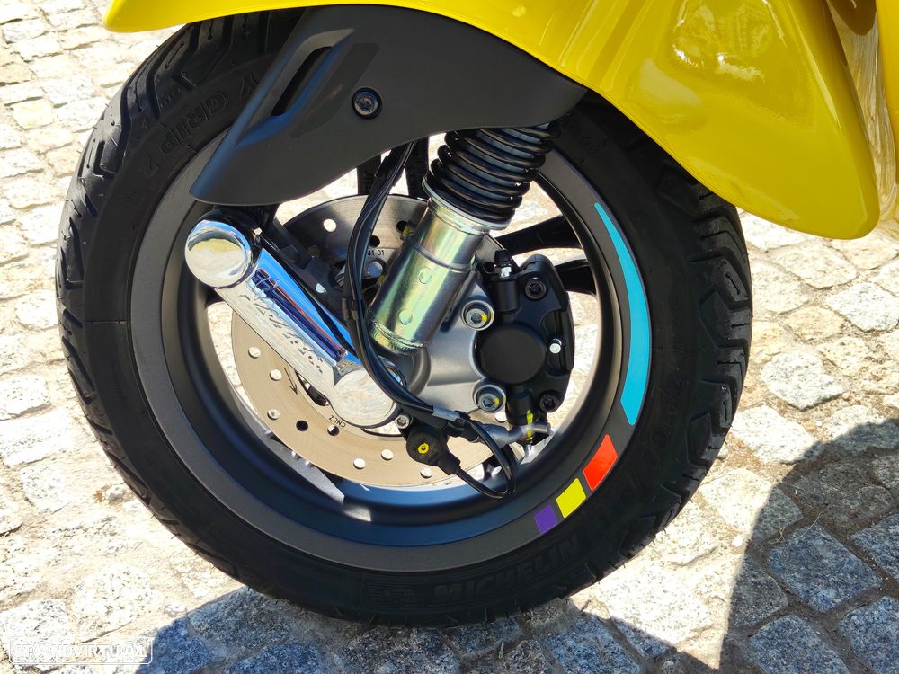 Vespa Primavera 50s - 13