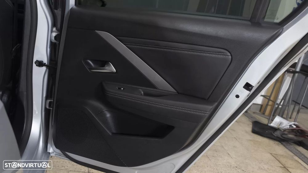 Opel Astra 1.2 T GS Line Aut. - 9