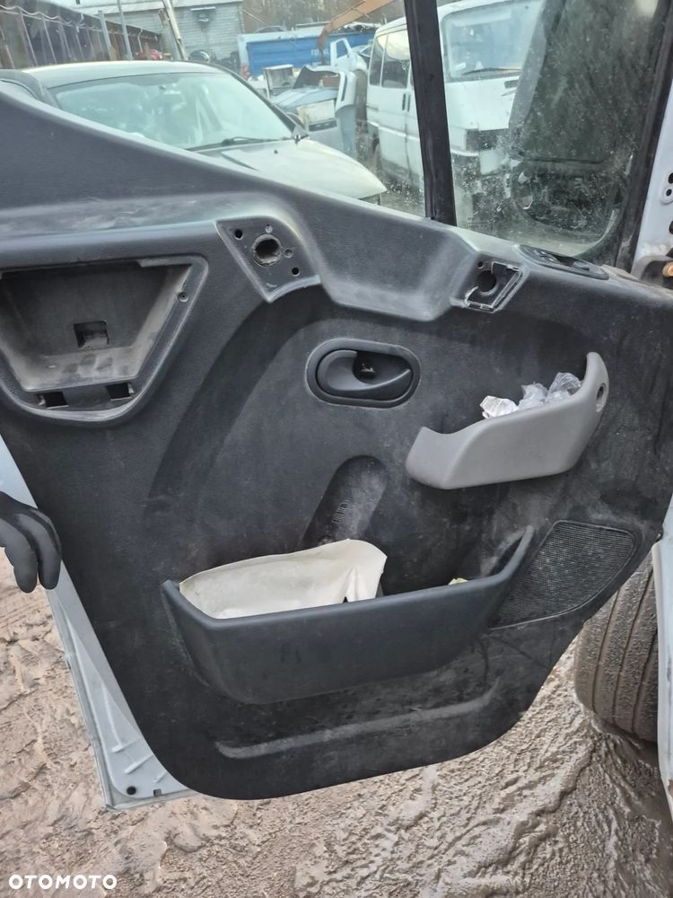 opel movano B master III fotel kanapa deska kokpit podsufitka boczek podłokietnik licznik panel - 4