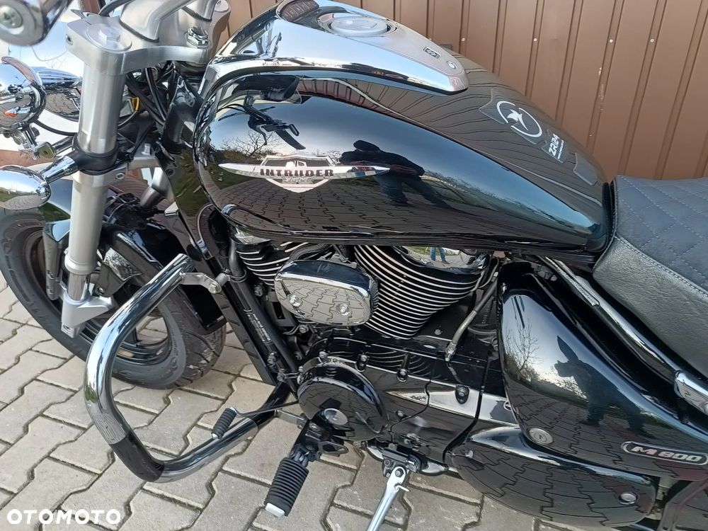 Suzuki Intruder - 33