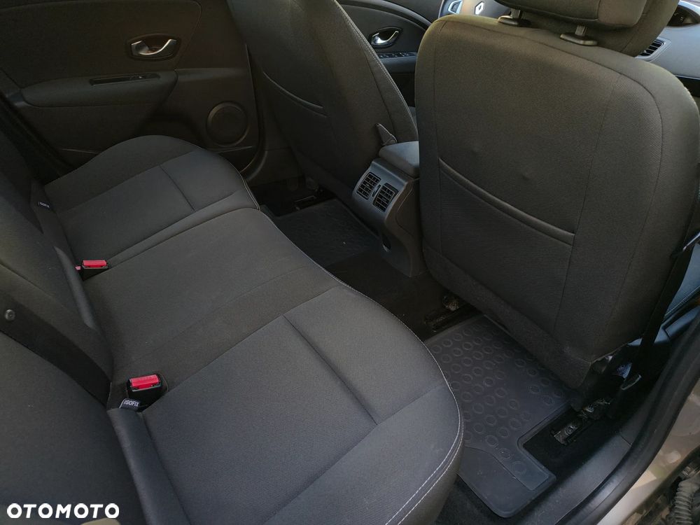 Renault Fluence 1.6 16V Color Edition - 21