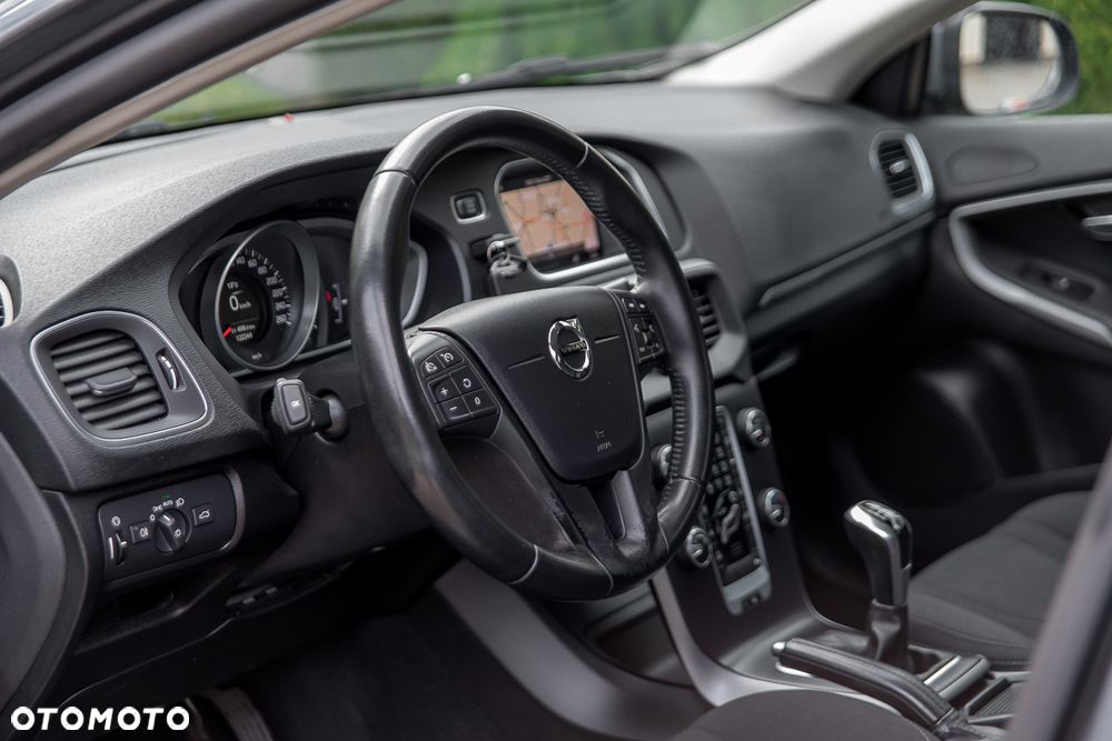 Volvo V40 T2 Kinetic - 22