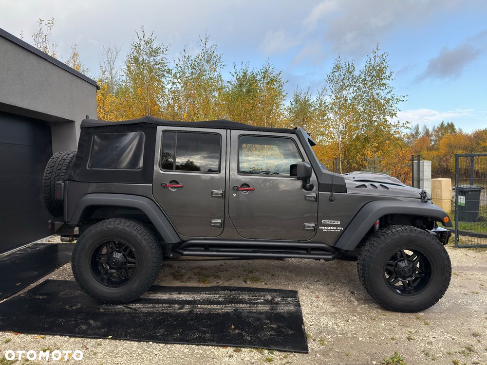 Jeep Wrangler - 2