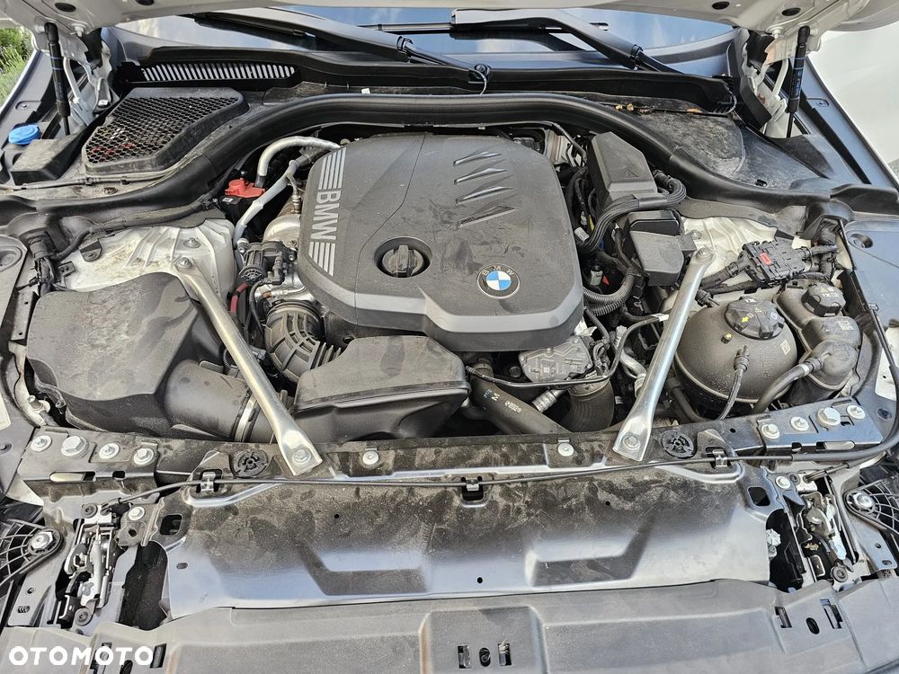 BMW Seria 5 520d xDrive - 23