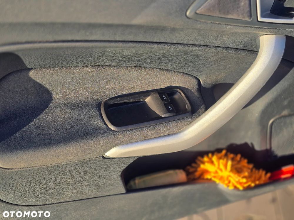 Ford Fiesta - 10