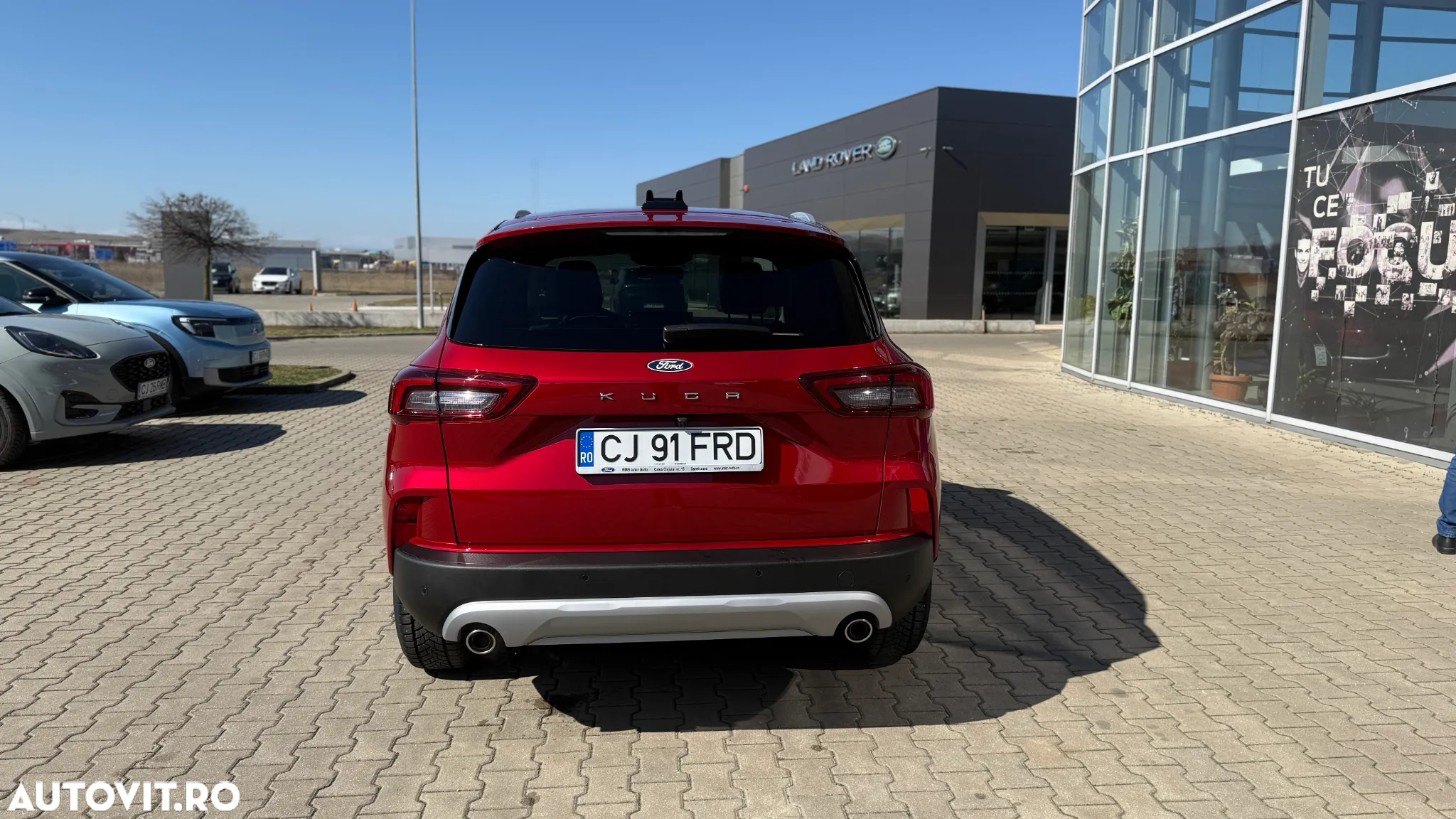 Ford Kuga 1.5 EcoBoost A8 FWD Titanium - 4