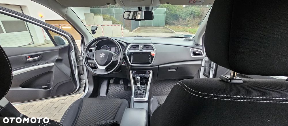 Suzuki SX4 S-Cross - 17