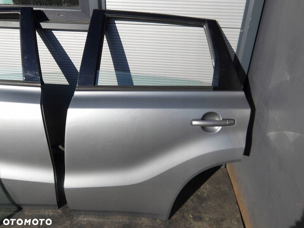 DRZWI LEWE TYLNE KOMPLETNE Suzuki Vitara III (LY) ZCD - 1